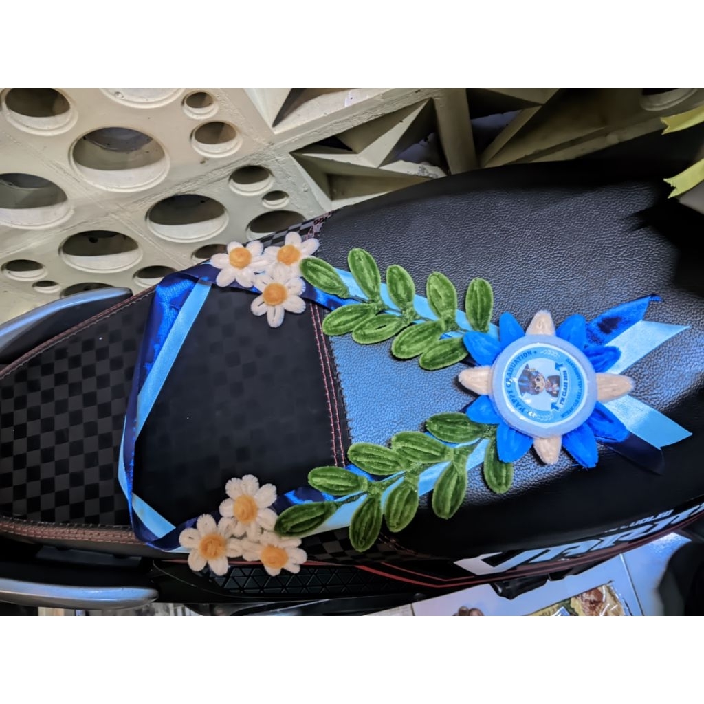 kalung wisuda bulu kawat
