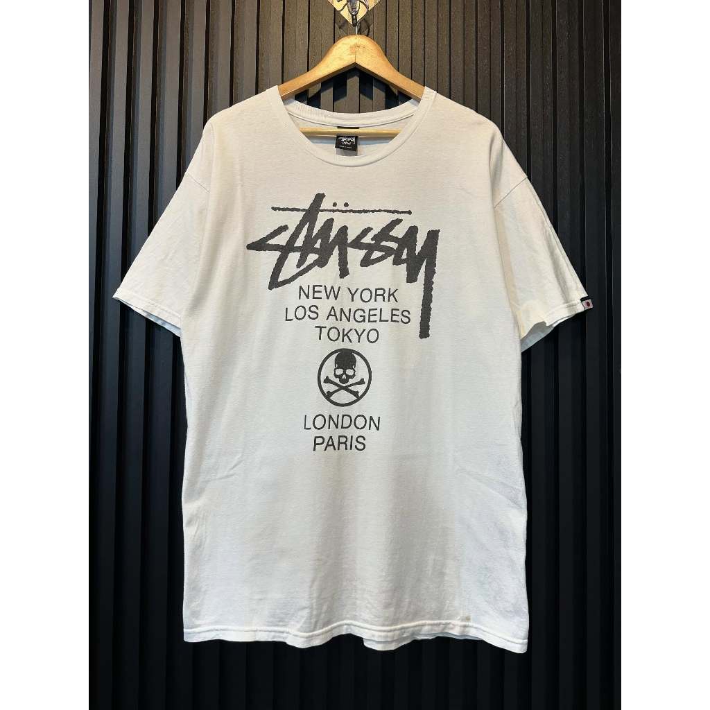 Kaos Putih Oversize Kolab Stussy x Mastermind Skull