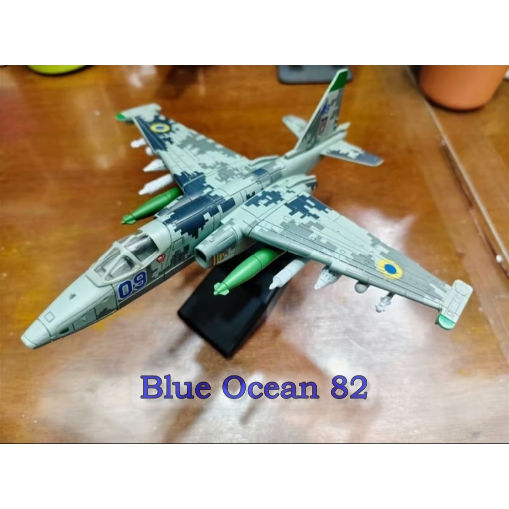 Russian SU-25 Frogfoot Attack Aircraft with Digital Camo + Stand Keren - New Block Model DIY 1/72 - 