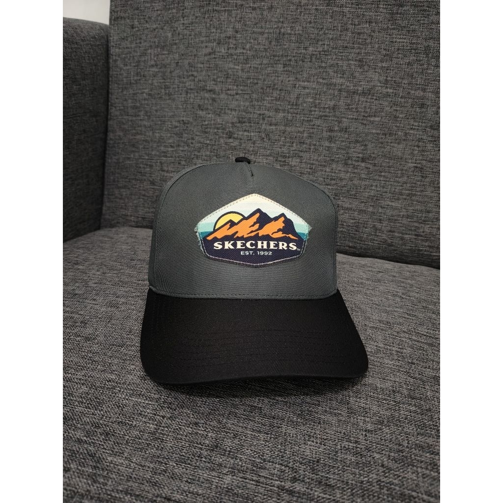 topi SKECHERS