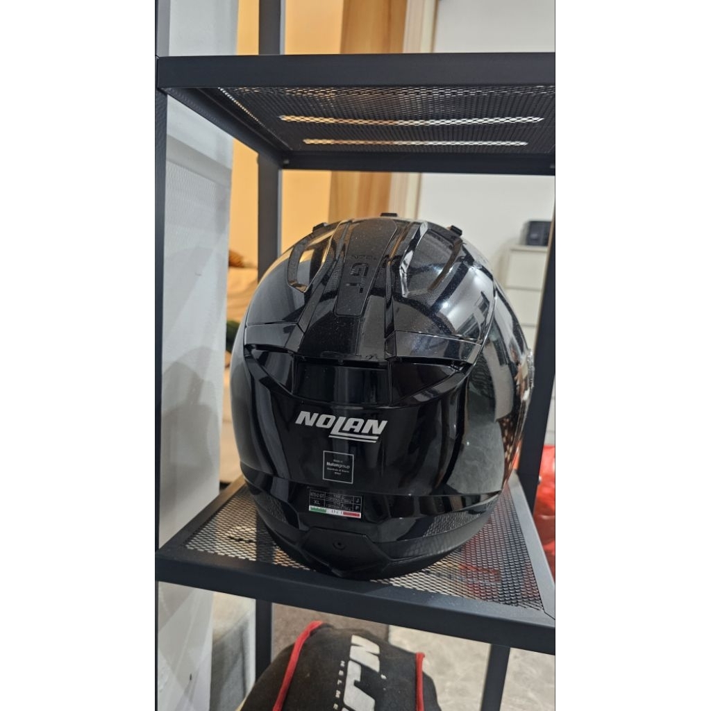 Helm Nolan n44