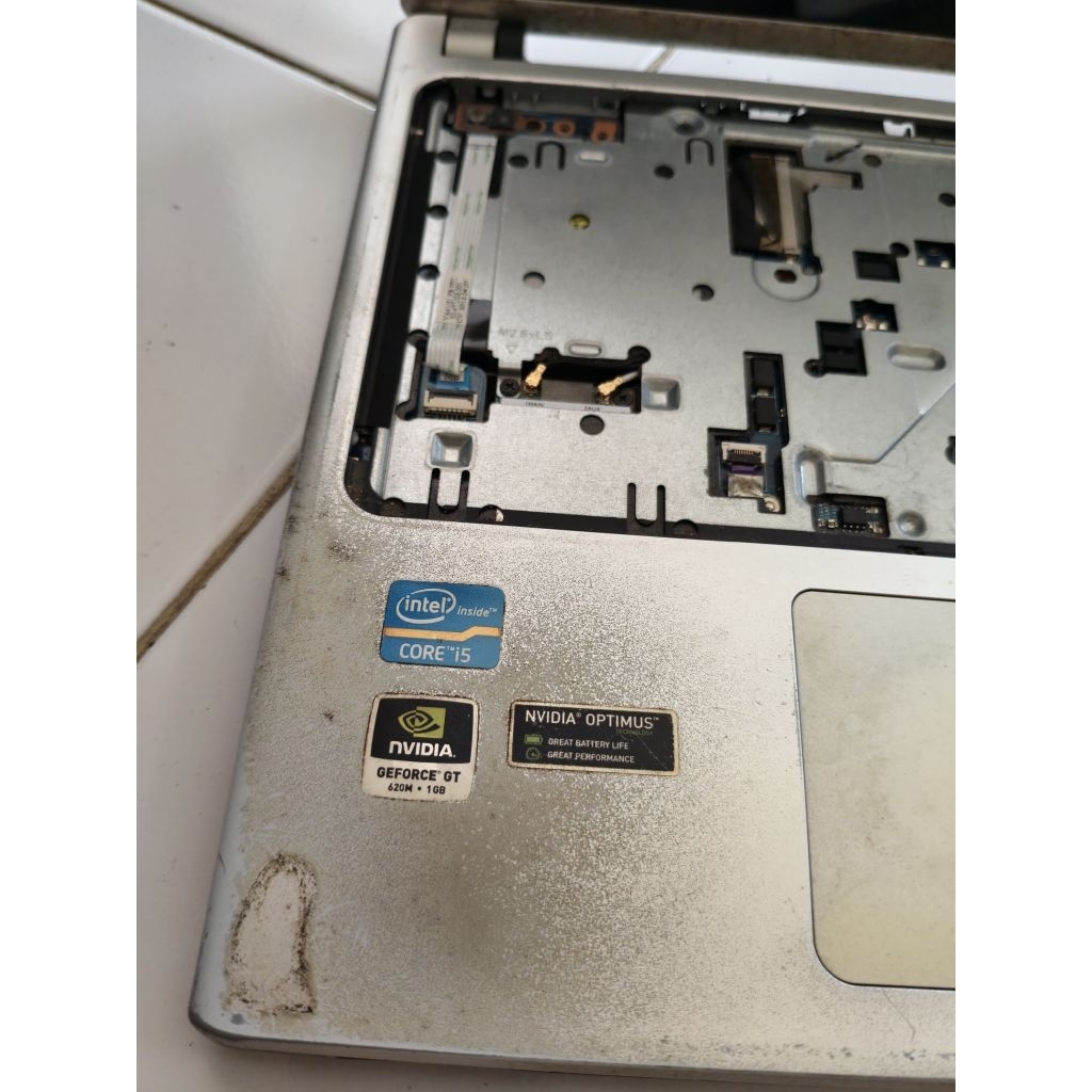 Casing Acer v5 471p touchscreen kokoh lcd whitespot