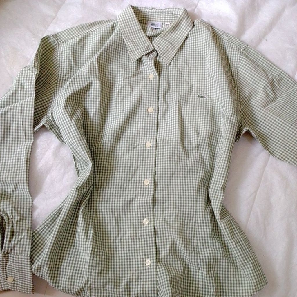 kemeja hijau Lacoste
