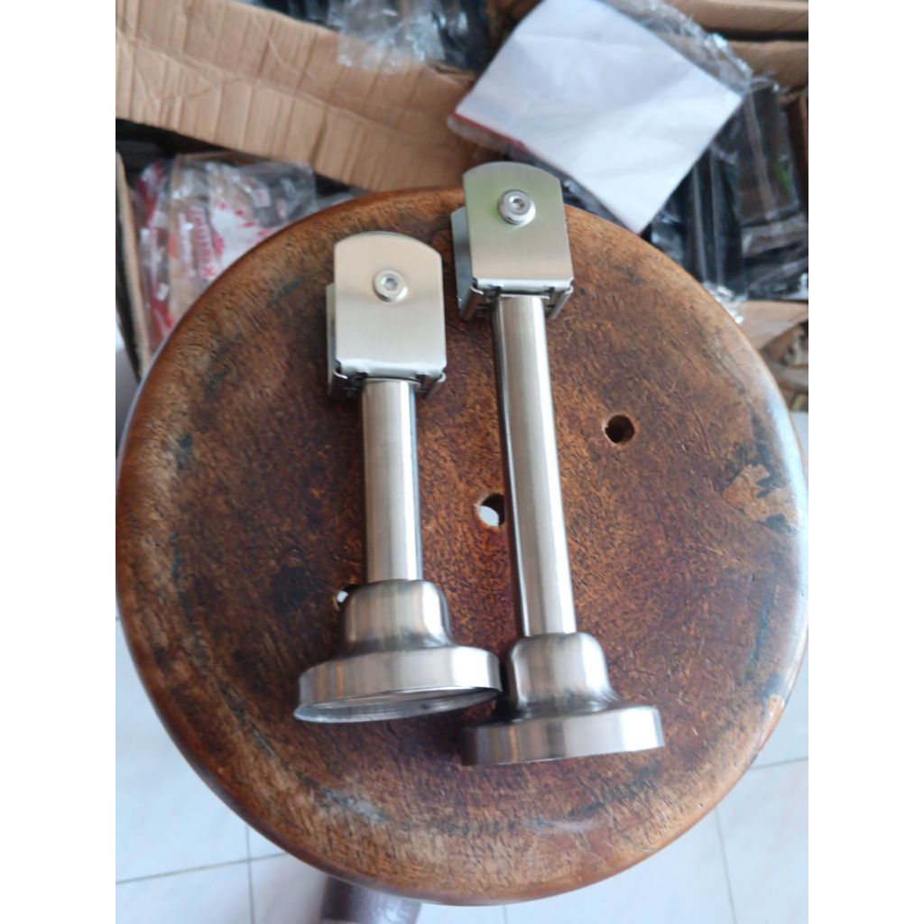 Kaki Partisi Toilet Cubicle Stainless