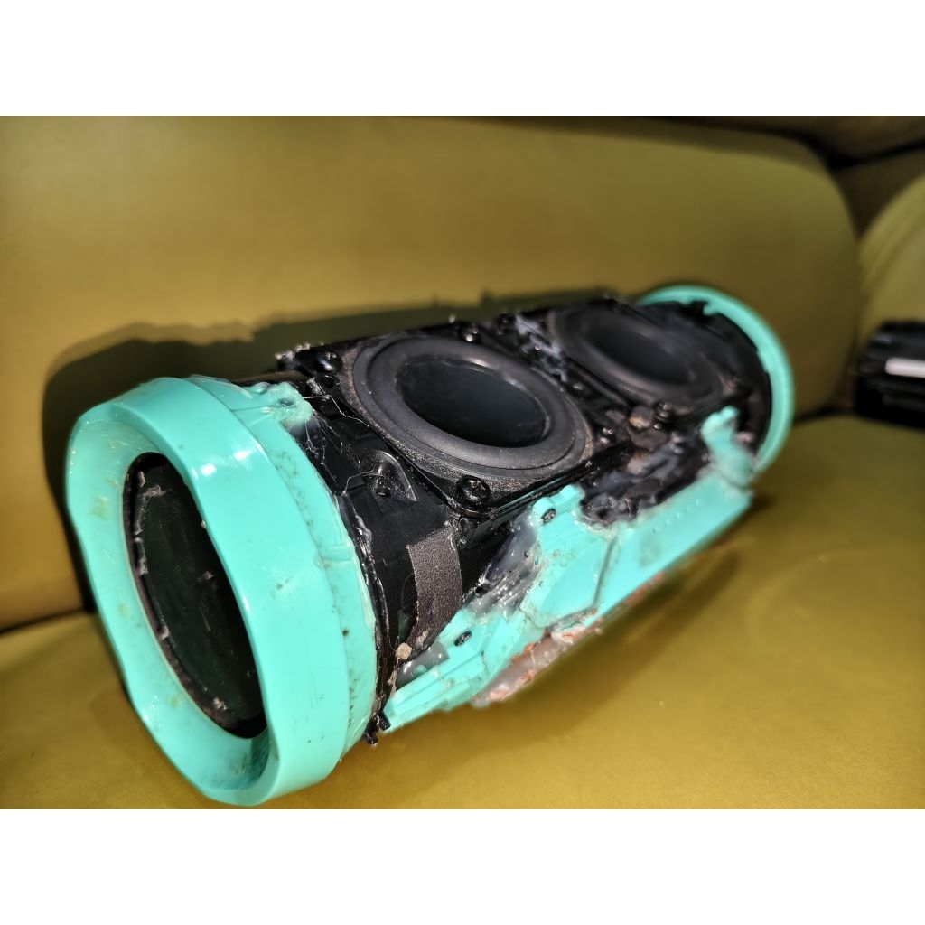 jbl charge 3 kondisi retak