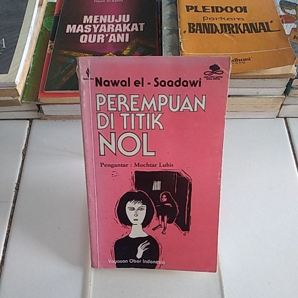 perempuan di titik nol