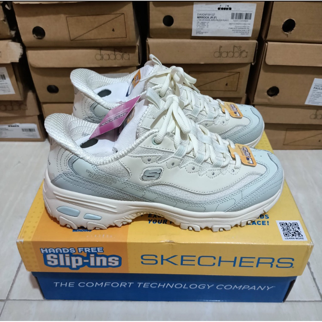 [Q] Sepatu Skechers D’Lites