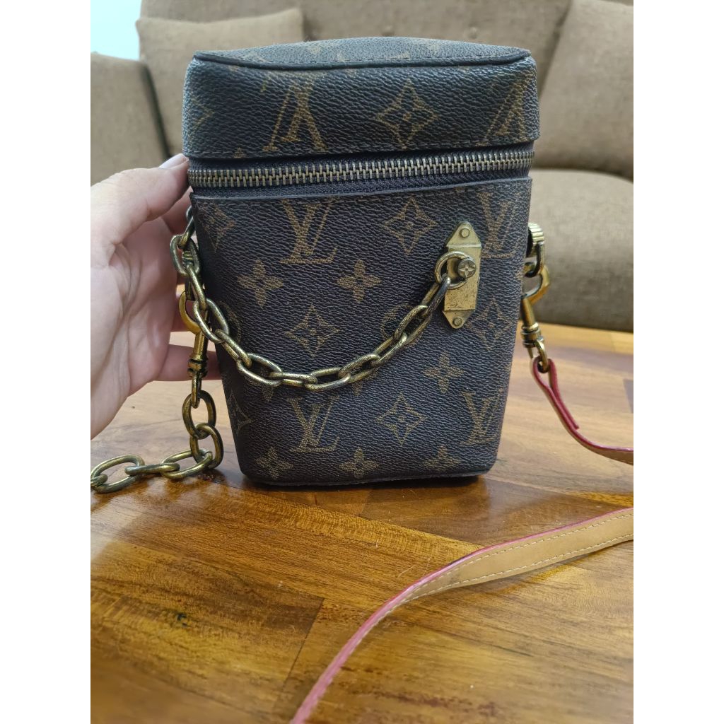 Preloved tas Sling LV