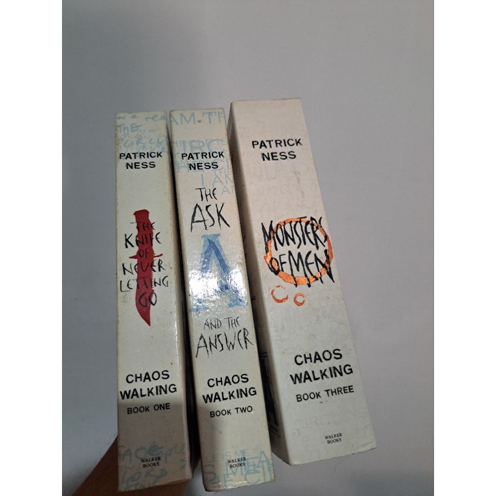 PRELOVED CHAOS WALKING - PATRICK NESS