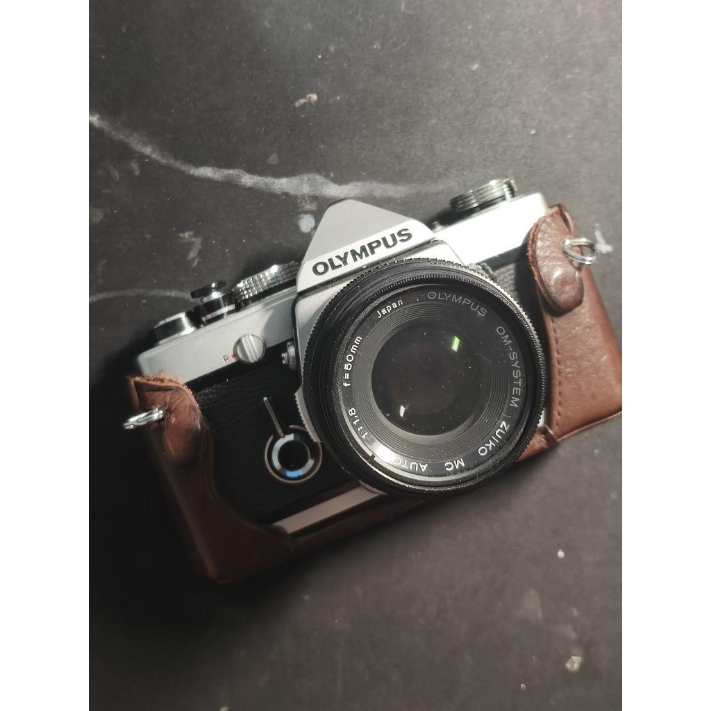 Kamera Analog SLR Film Olympus M1 M-1/OM1 OM-1 Lensa Zuiko 50 f1.8 + Case (Bonus Film)