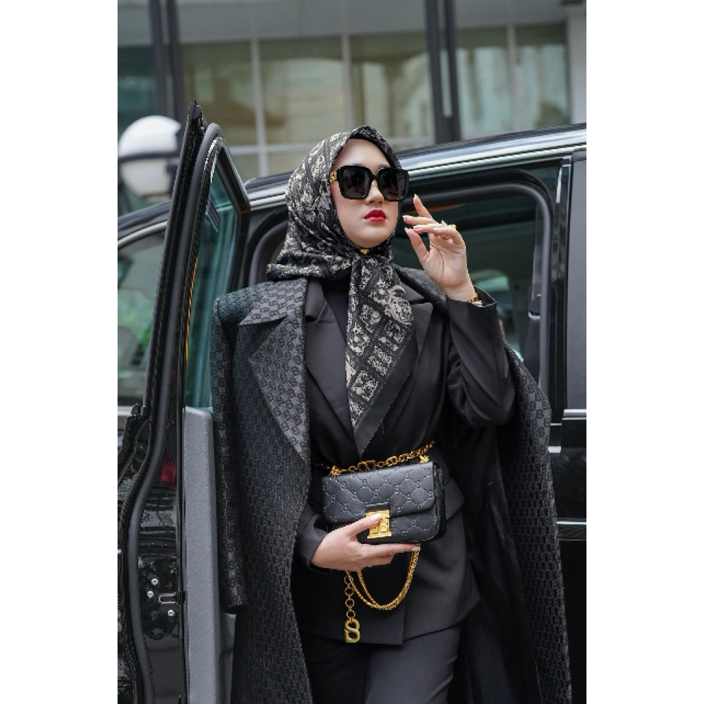 Buttonscarves Autograph XL Syari