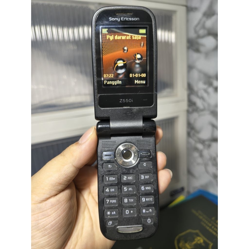 Sony Ericsson Z550i  jadul / rare item / kolektor item / vintage phone / koleksi
