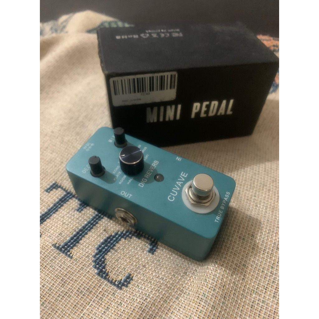 Mini Pedal Efek Gitar CUVAVE DIG REVERB