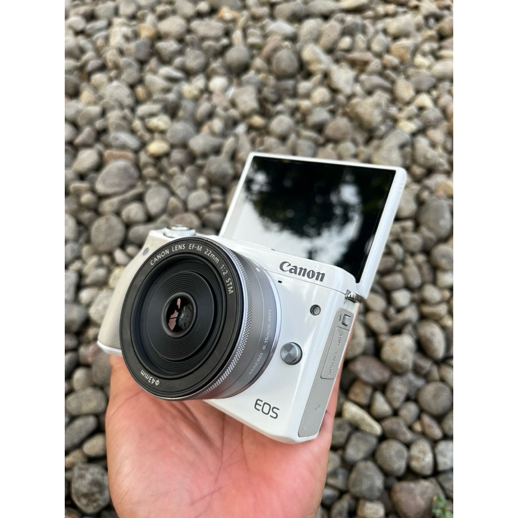 mirorless canon m3 + lensa fix efm 22mm mulus murah