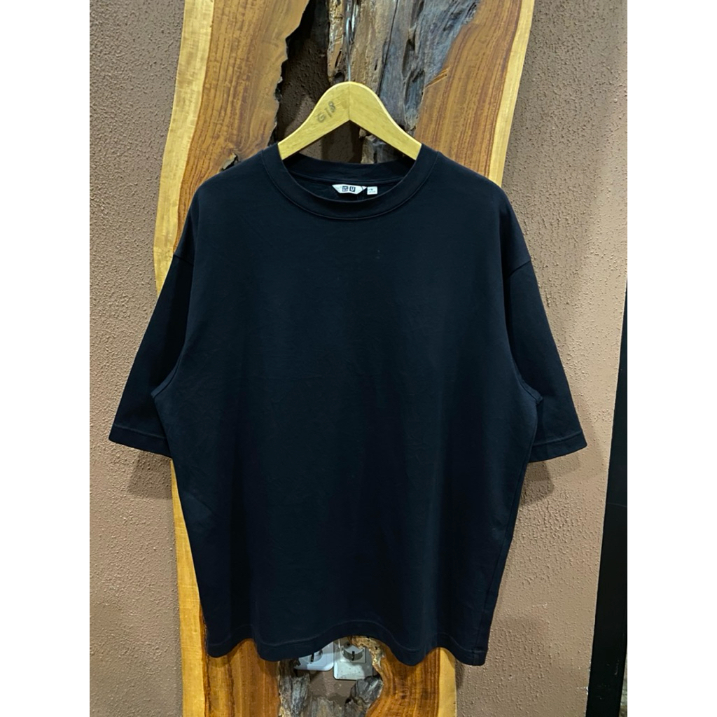 KAOS UNIQLO AIRISM
