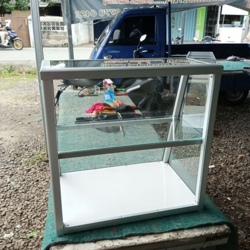 Etalase Meja Miring