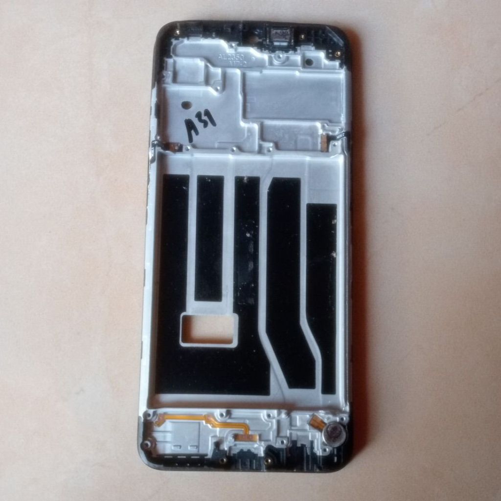 prame lcd tatakan lcd Oppo A31 copotan
