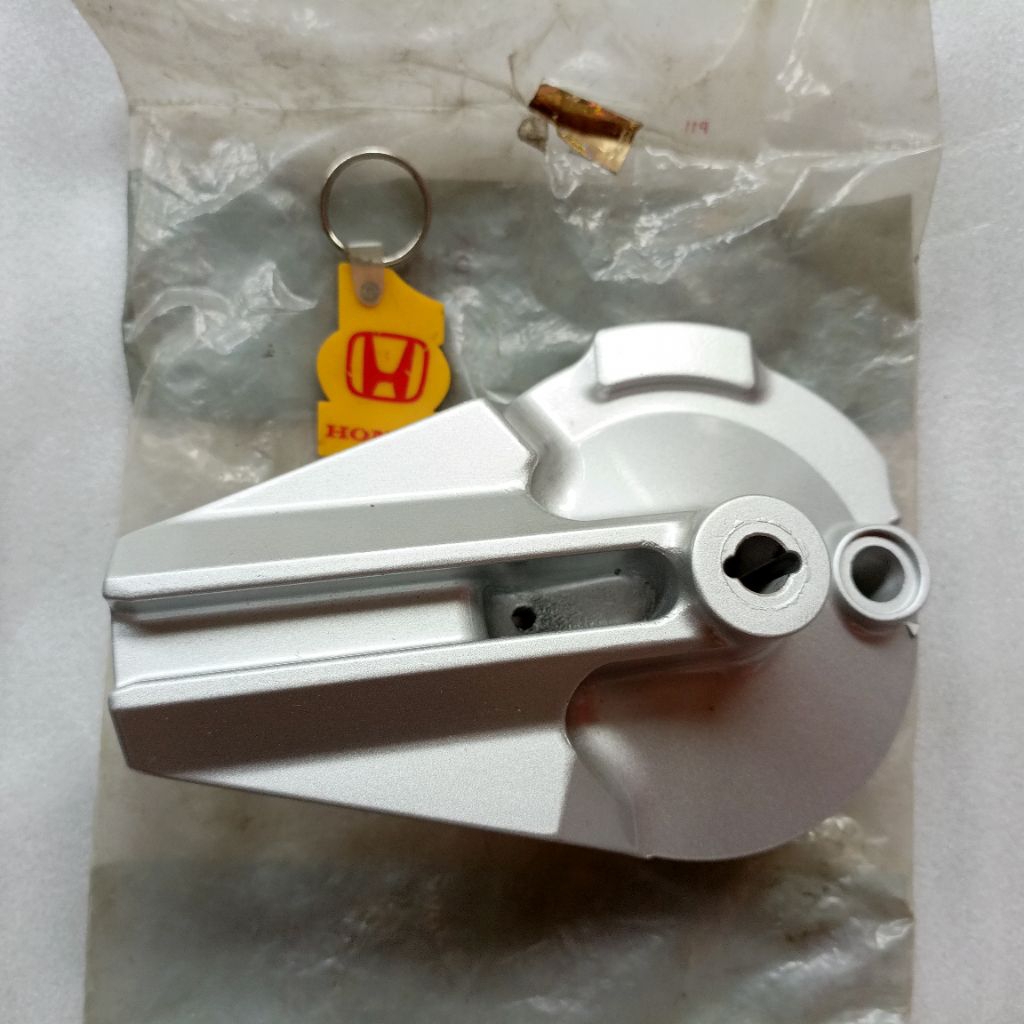 PANEL COMP RR BRAKE TUTUP TROMOL BELAKANG HONDA KARISMA 125 KIRANA ORIGINAL 43100KPH900