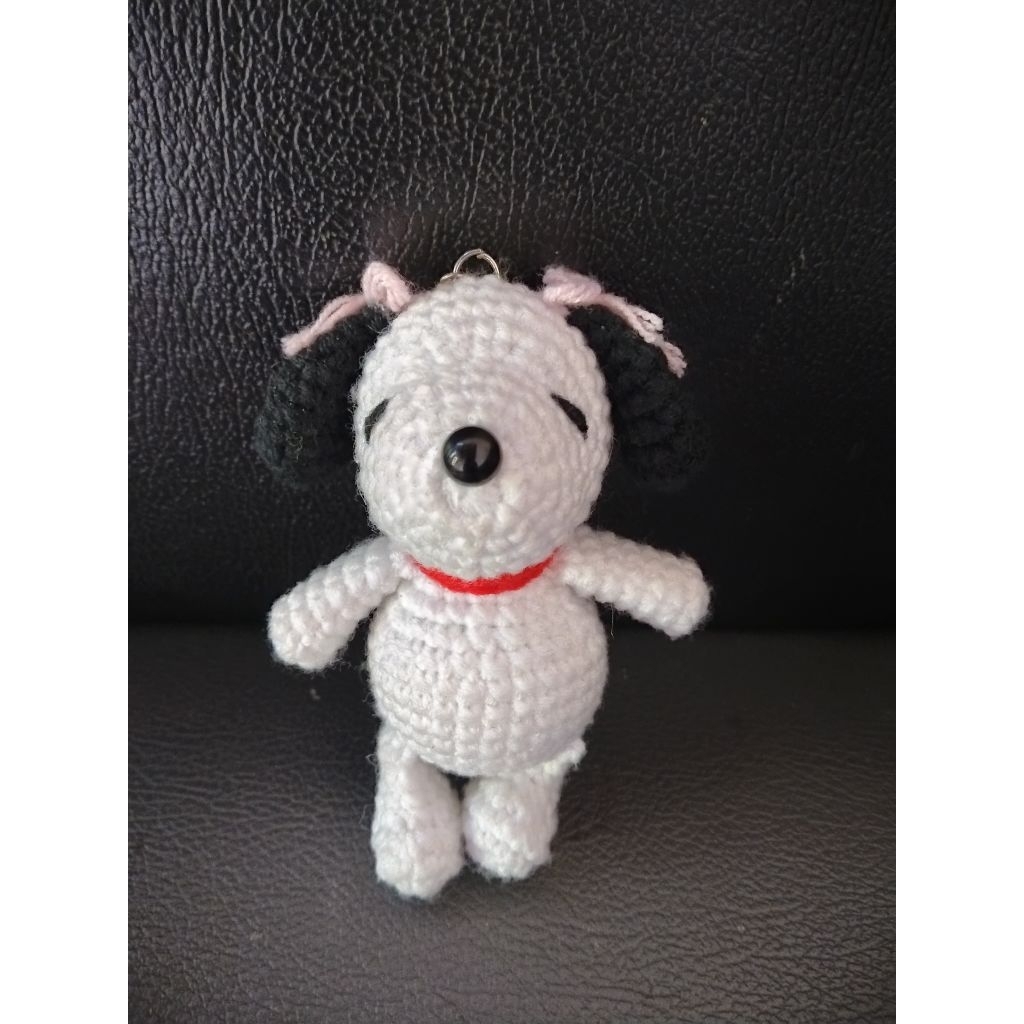 ganci snoopy | gantungan kunci snoopy | keychain snoopy | bag charm snoopy | gantungan rajut snoopy 