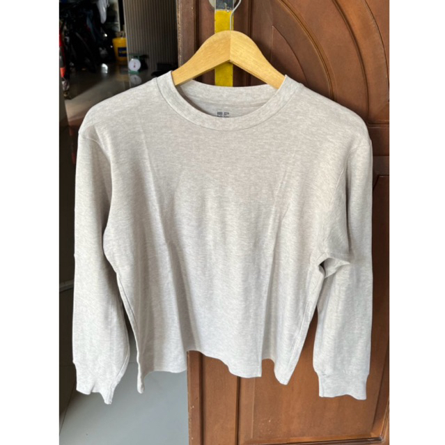 preloved sweatshirt UNIQLO