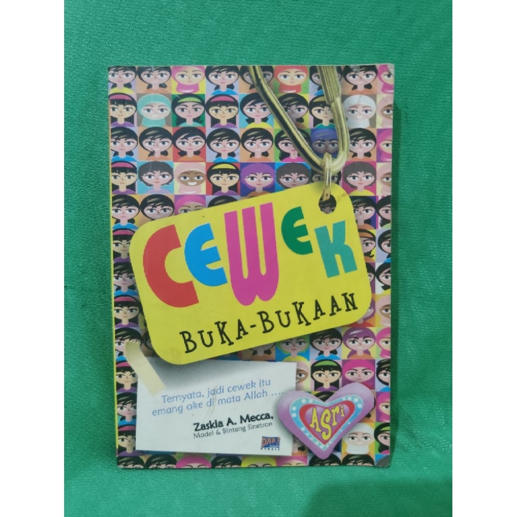 BUKU CEWEK BUKA-BUKAAN