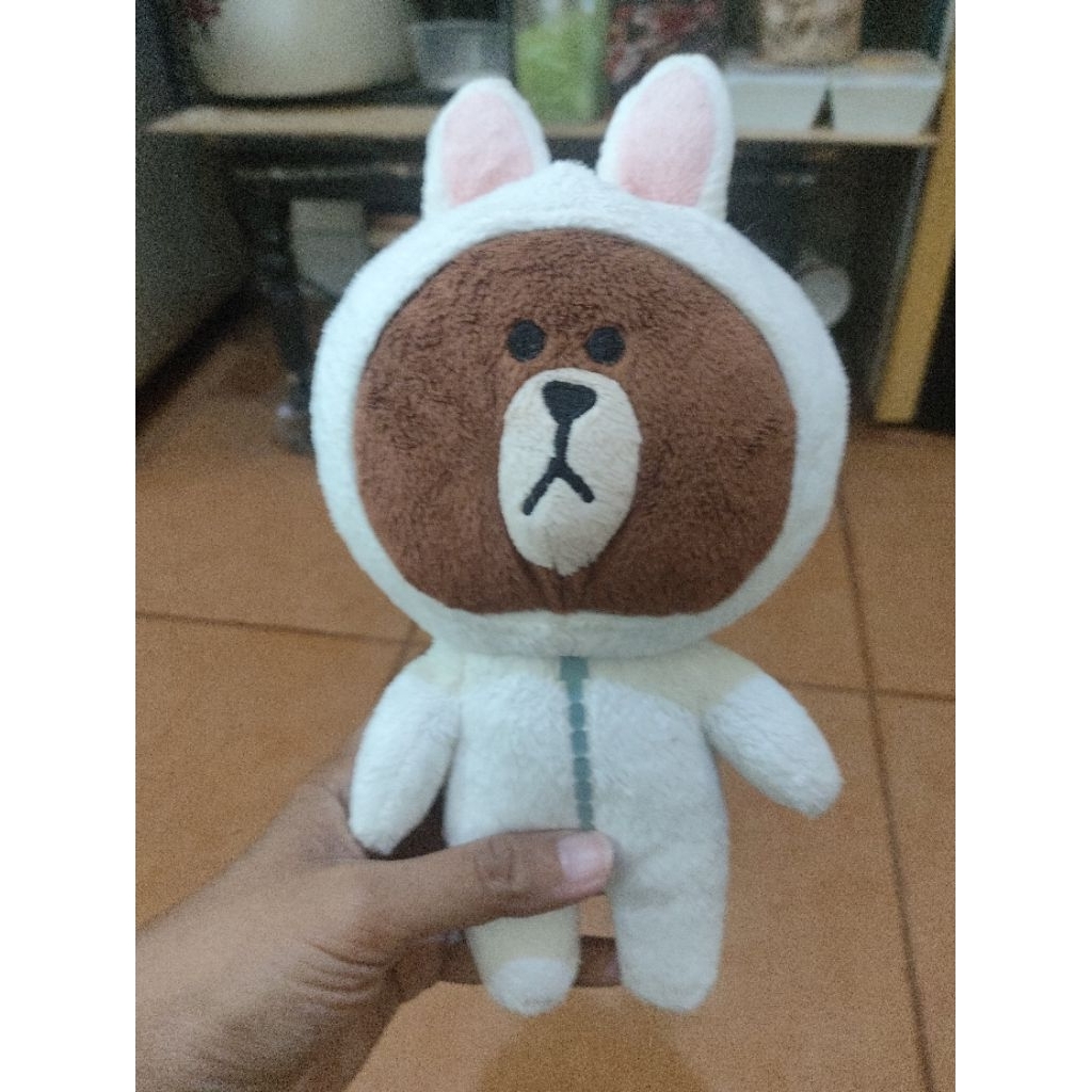 boneka brown line kostum