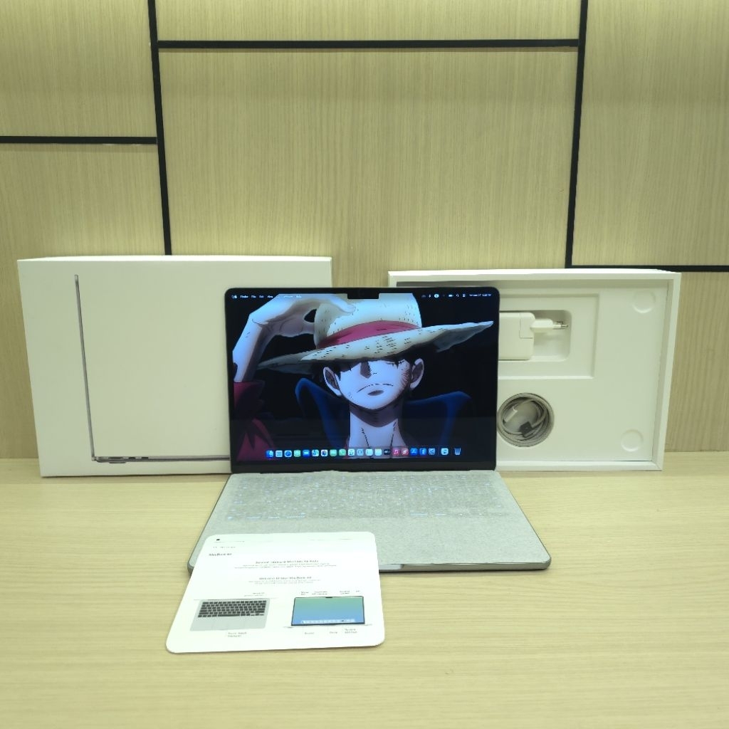 MacBook Air 2022 M2 ex Indonesia RAM 8GB SSD 256GB