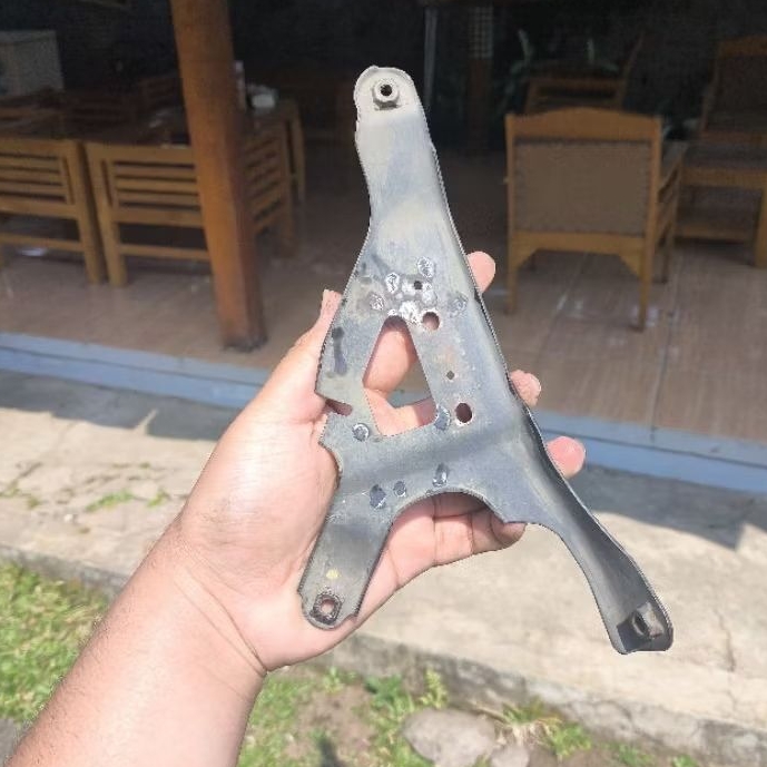 BRACKET KATALIS KNALPOT ORI R25