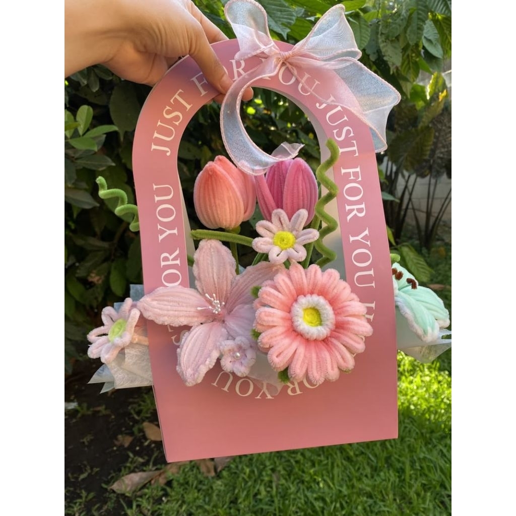 FLOWER BOX PIPE CLEANER/FLOWER BOX WISUDA/FLOWER BOX WISUDA/FLOWER BOX VALENTINE DARI KAWAT BULU/KAD