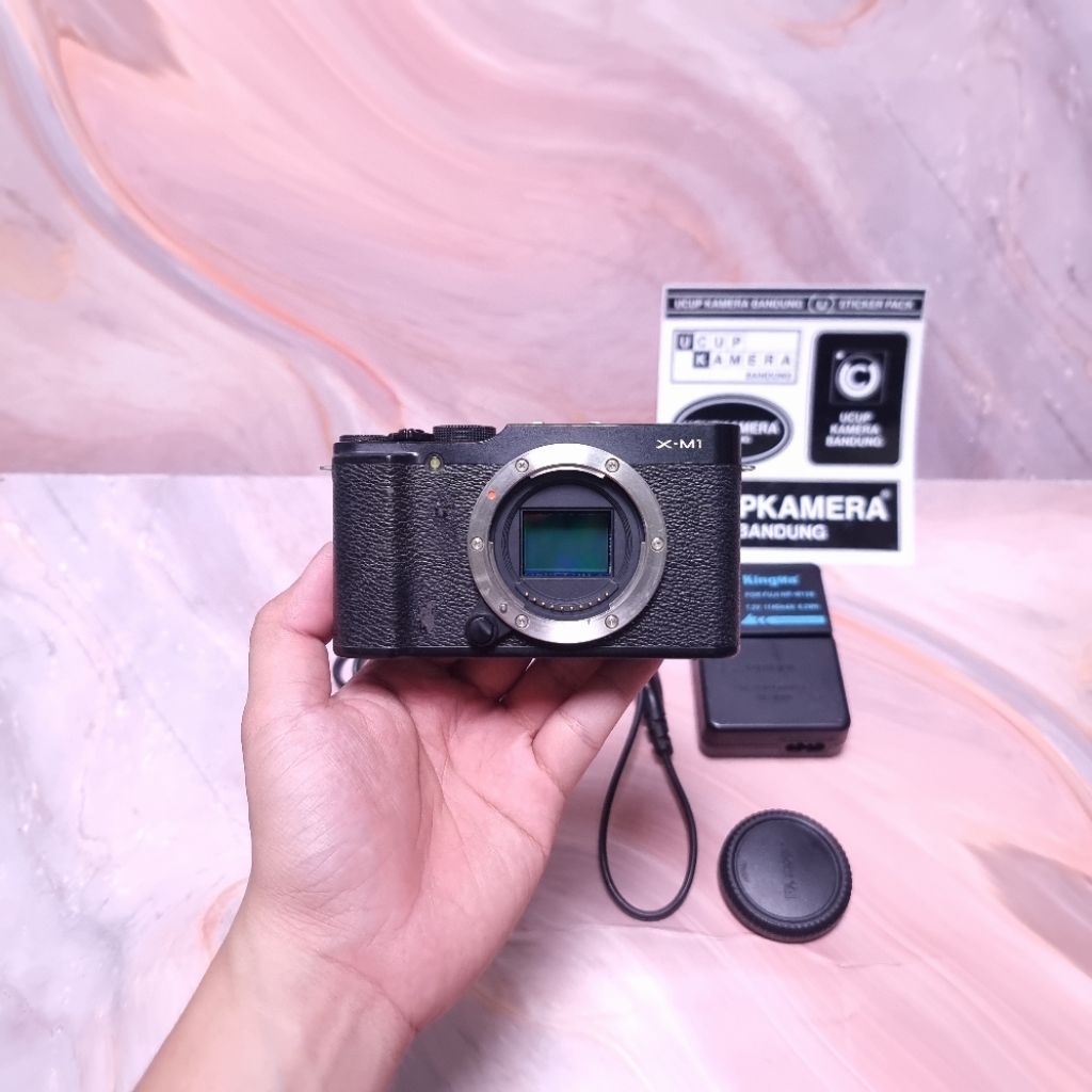 Fujifilm XM1 Body Only