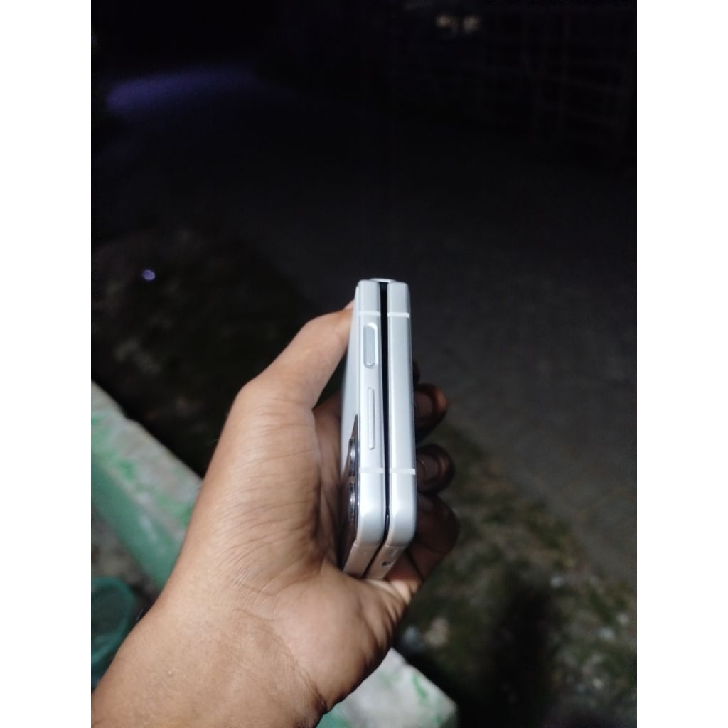 Samsung z flip 4 minus lcd