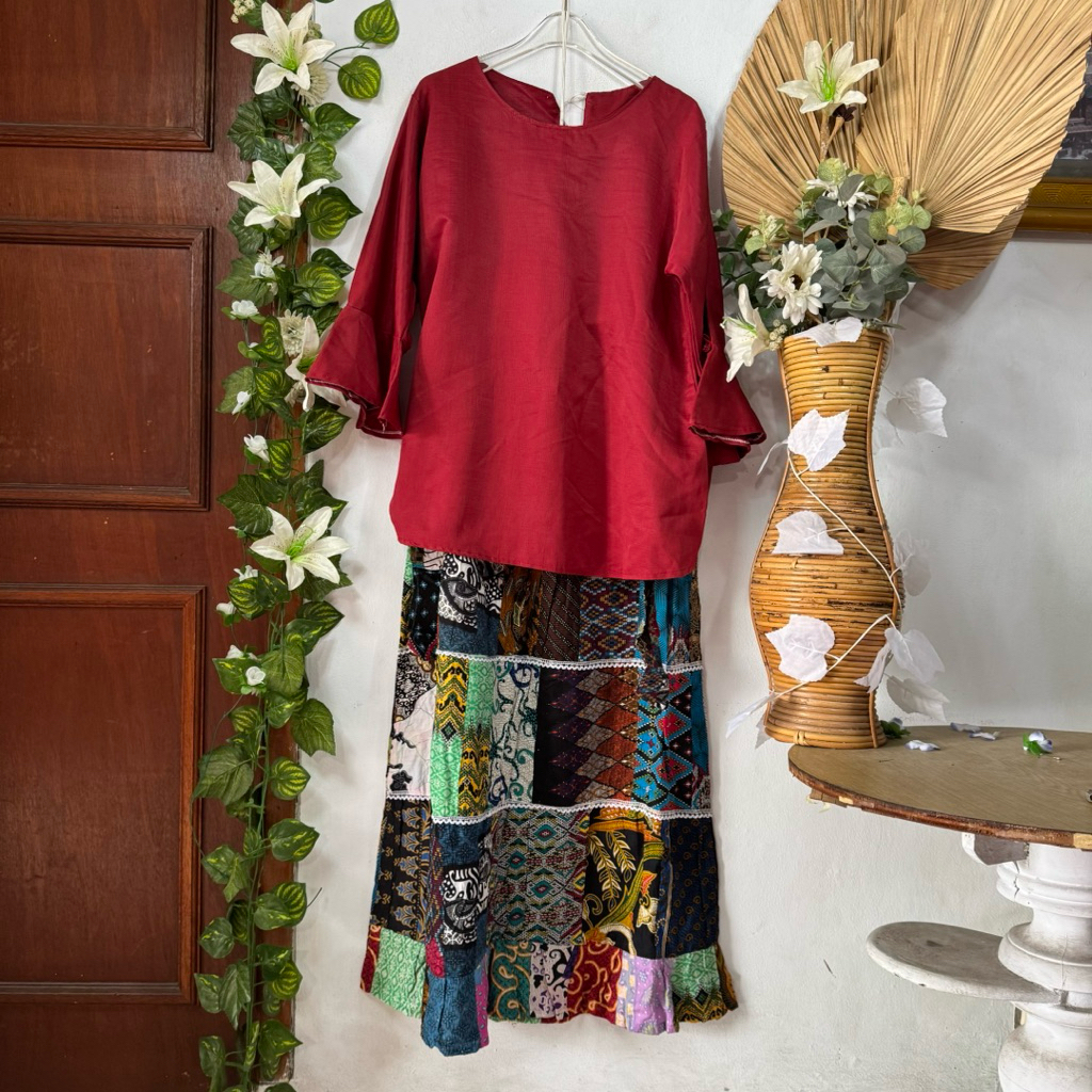 Set Blouse Maroon Rok Batik