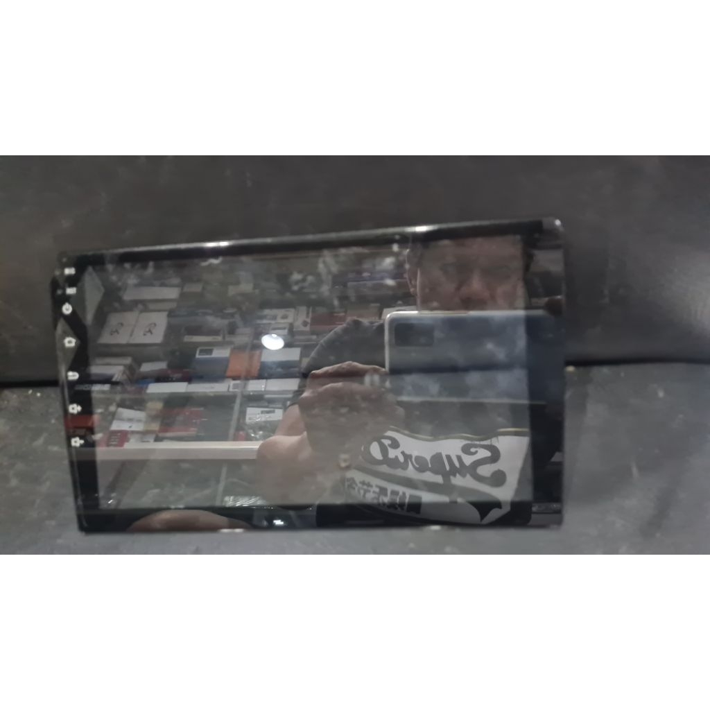 Kaca screen Head Unit android mobil 9 inch kondisi RUSAK