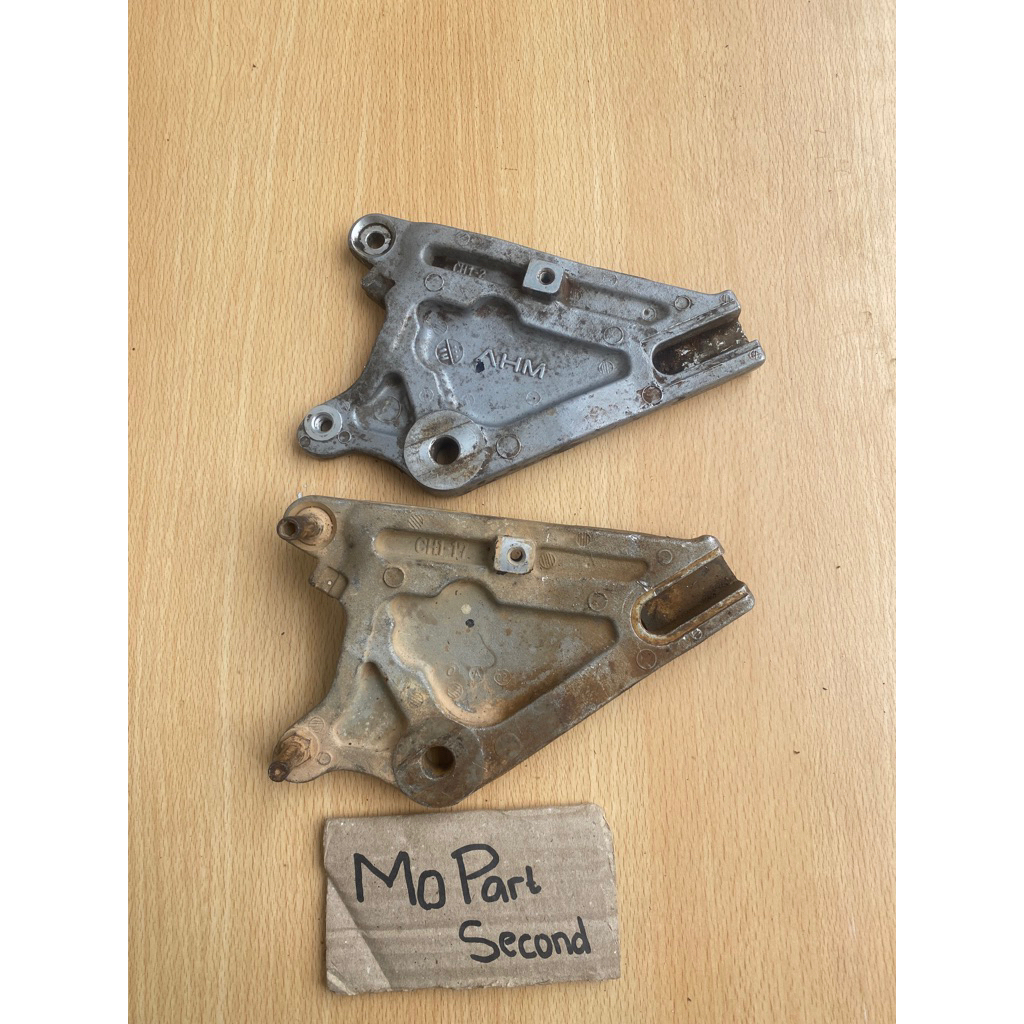 BRACKET breket dudukan kaliper rem cakram belakang SUPRA X 125 SUPRA 125 FI ORIGINAL COPOTAN