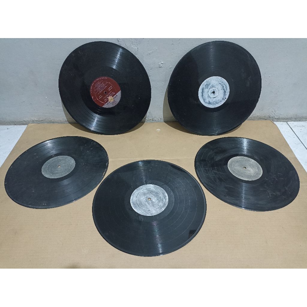 piringan hitam dekorasi