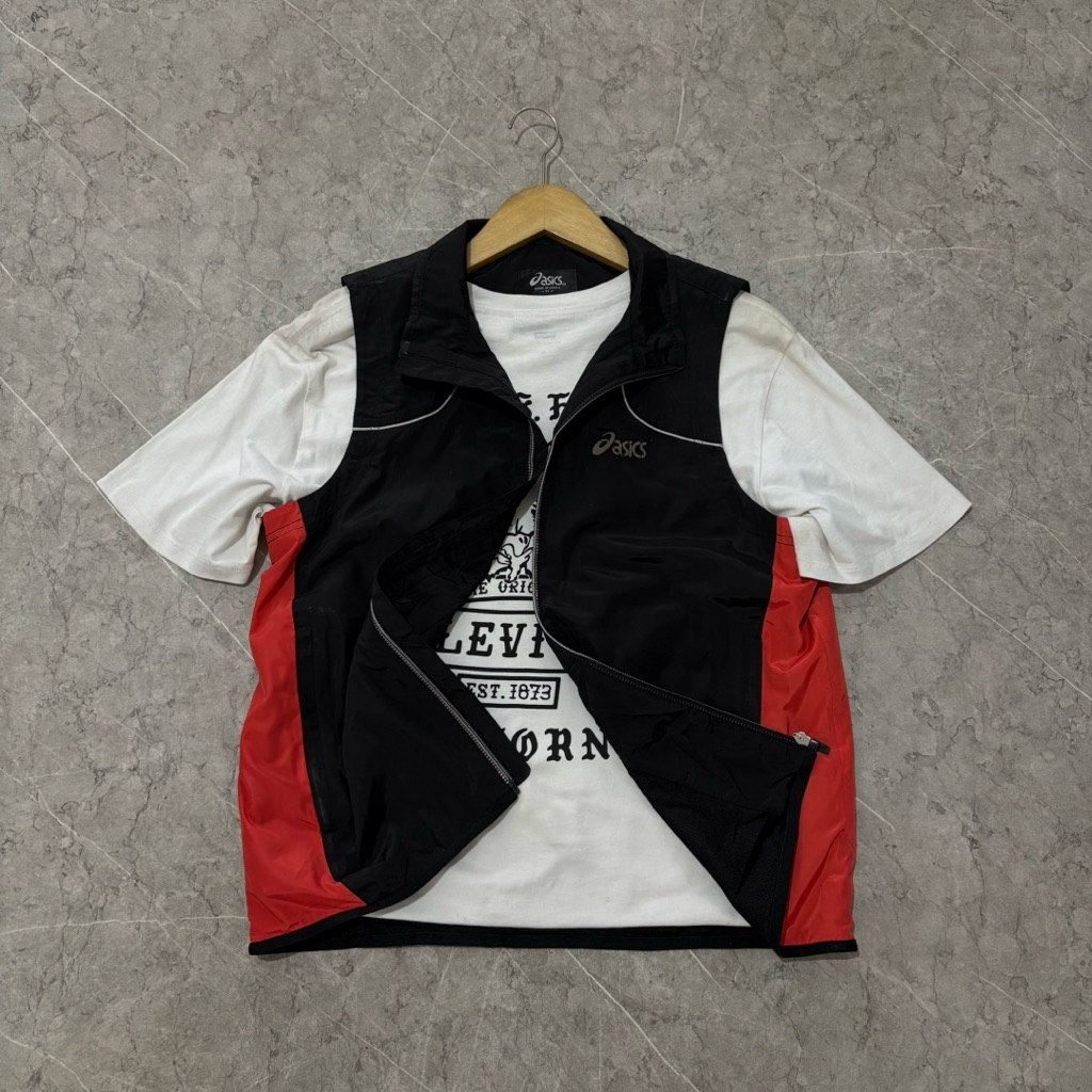 asics vest size M