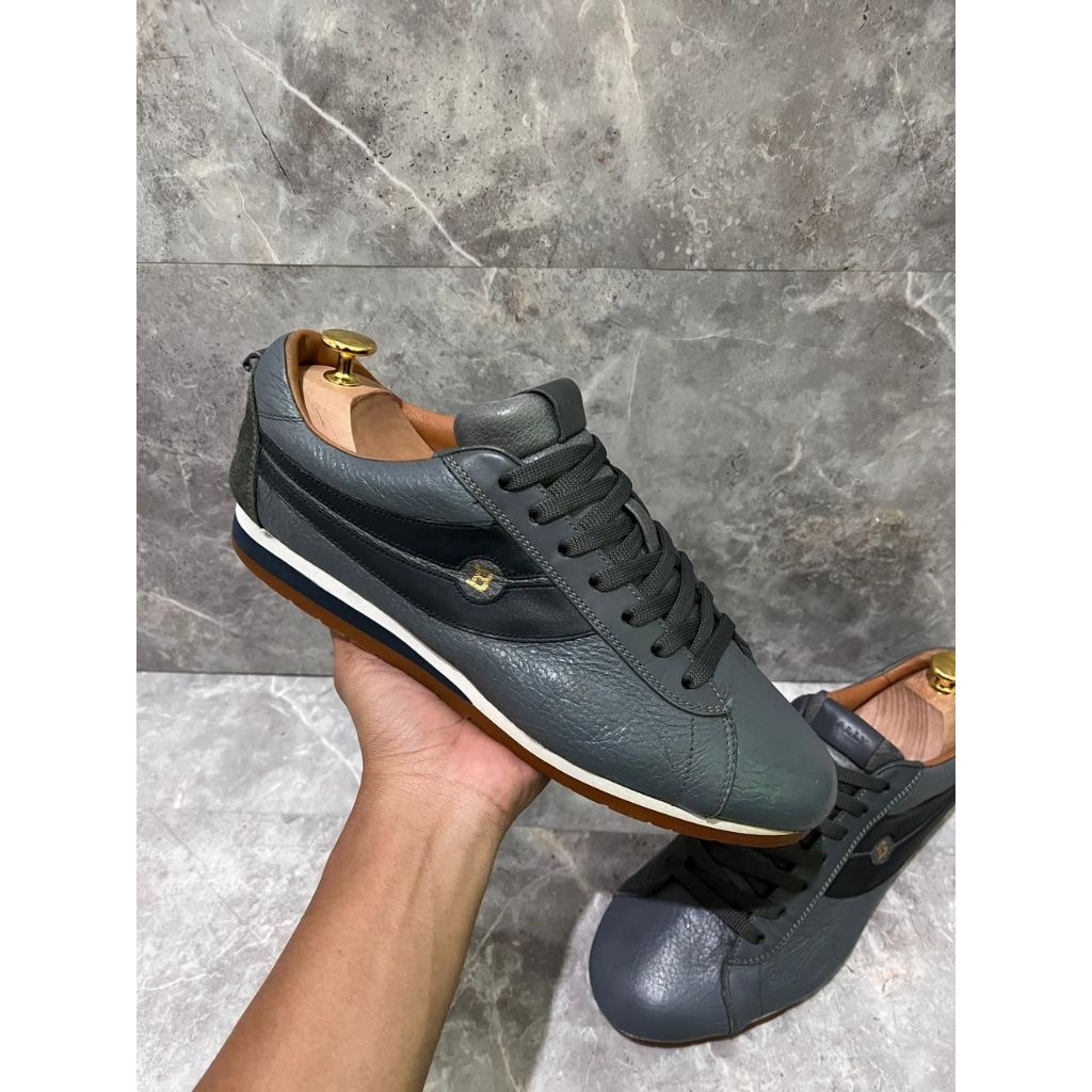 Sepatu Bally Sneakers Casual Pria Wanita