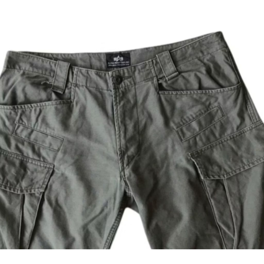 Celana pendek Alpha industries