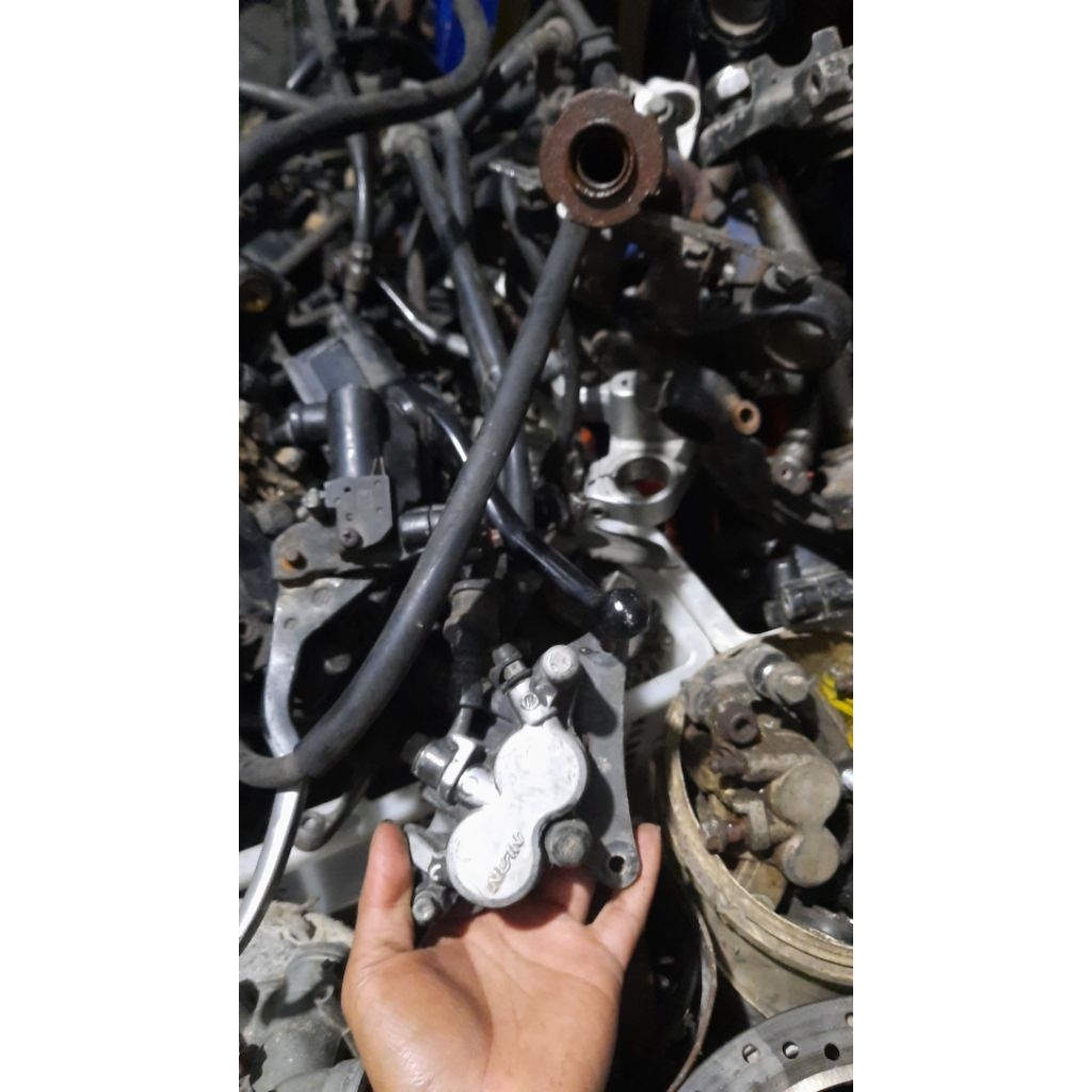 KALIPER depan original megapro primus bekas copotan motor