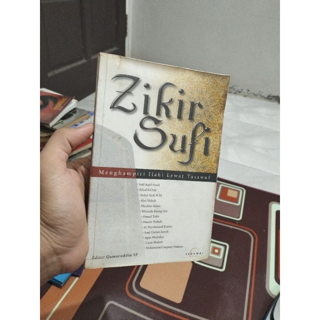 Buku Zikir Sufi Menghampiri Ilahi Lewat Tasawuf