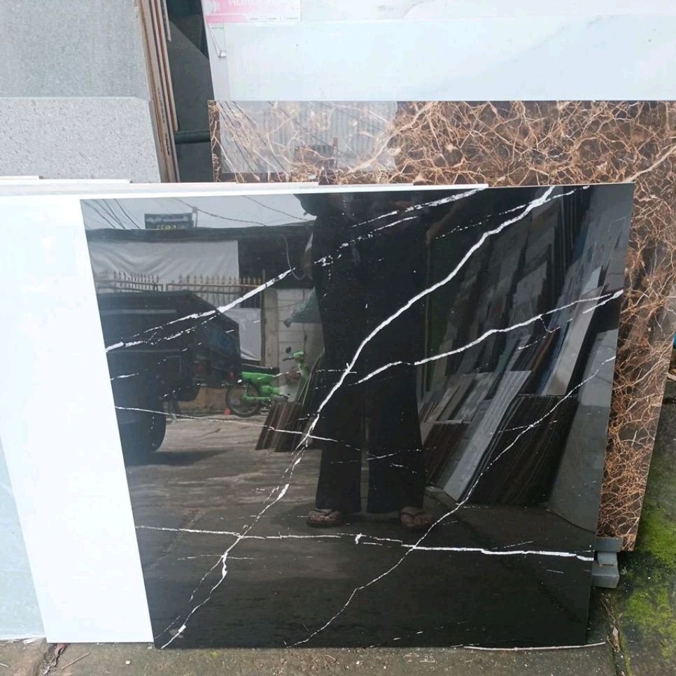 GRANIT HITAM 60X60 NEROMARQUINA