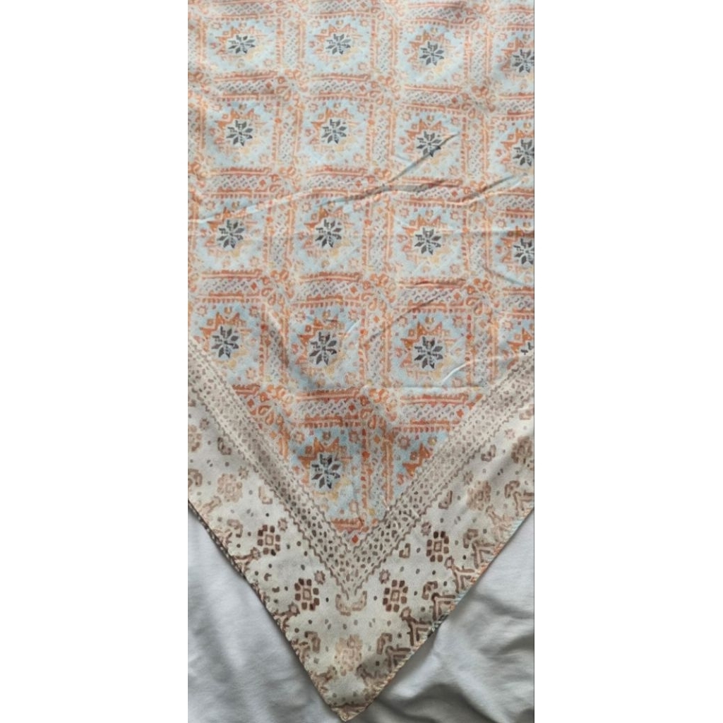 preloved Pelangi Asmara Scarf