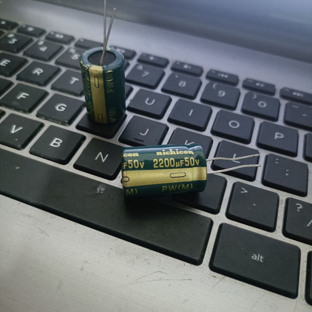 Elco 2200uf 50v/Capasitor elco elko 50v 2200uf original