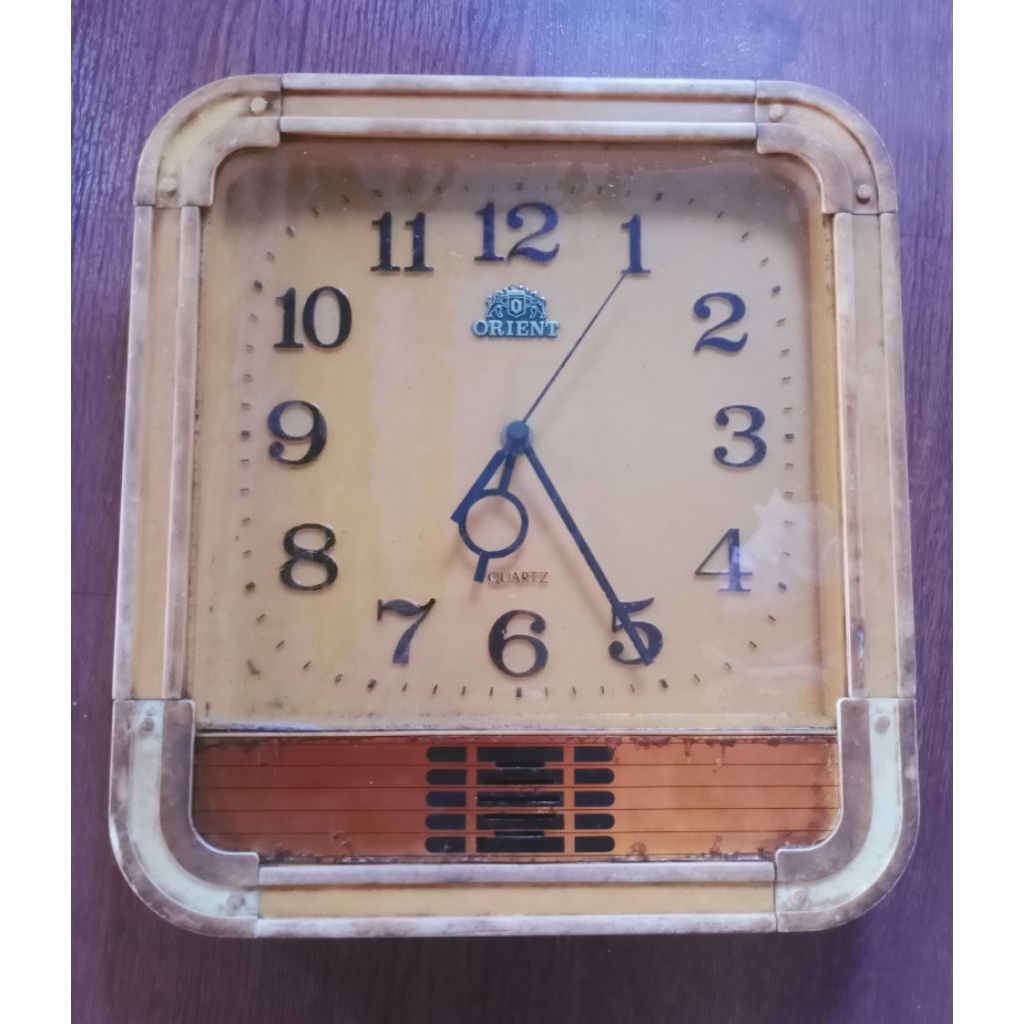 Jam dinding Orient Vintage