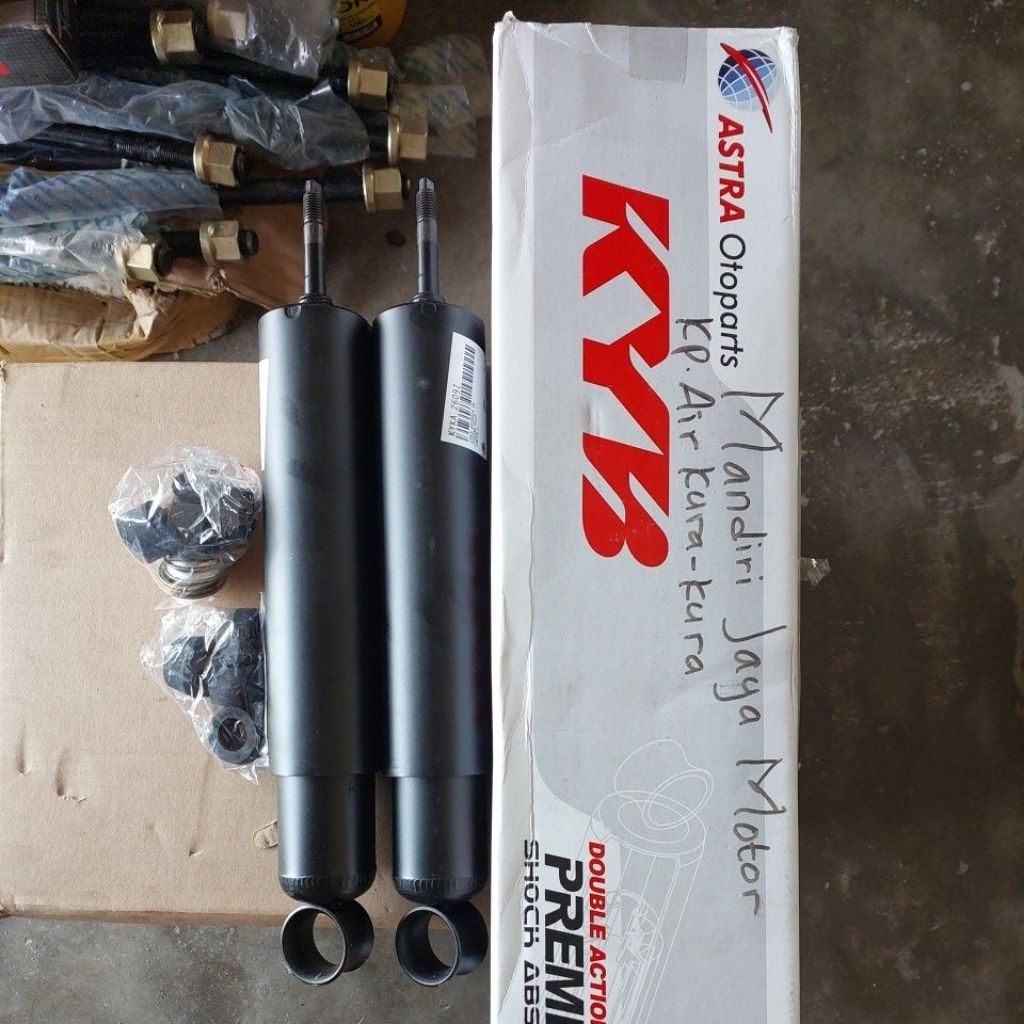SHOCK BREAKER DEPAN TRUK DYNA PS CANTER KYB