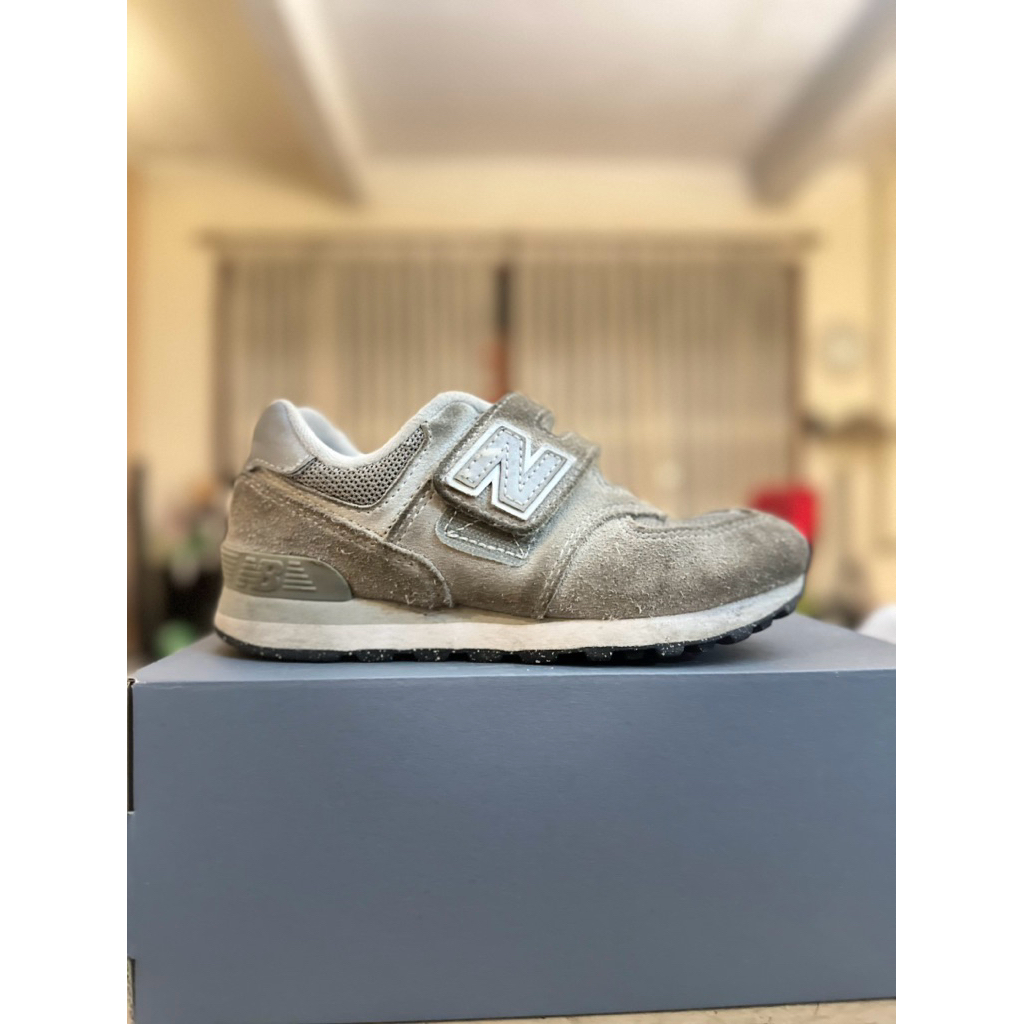 New Balance Kids Second Size 30 1/2