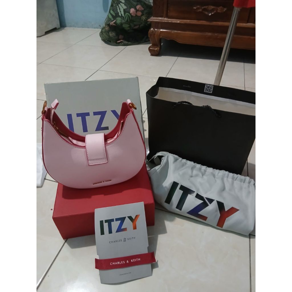 FULL SET CNK X ITZY ORIGINAL BAG