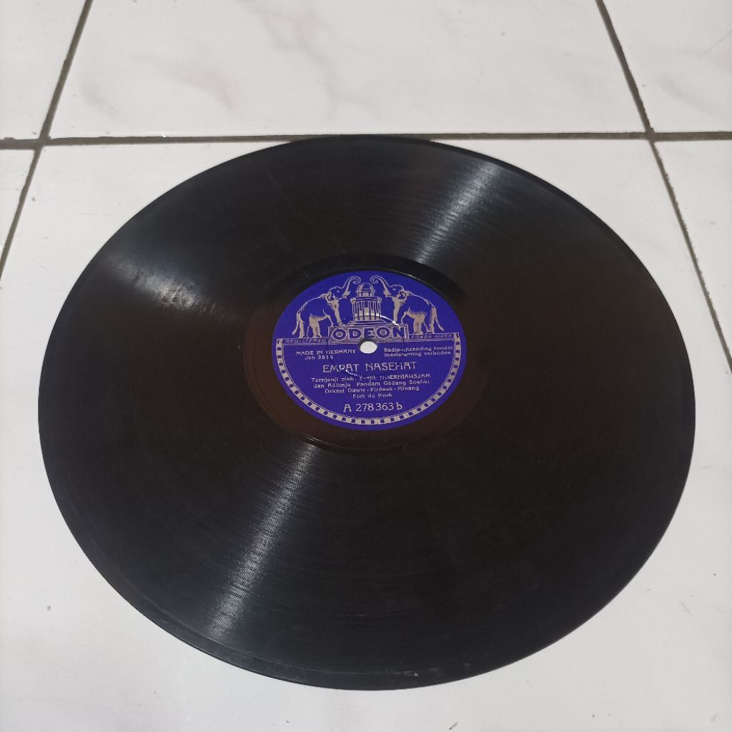 Vintage Germany Original Vinyl Piringan Hitam Lagu Indonesia Classic
