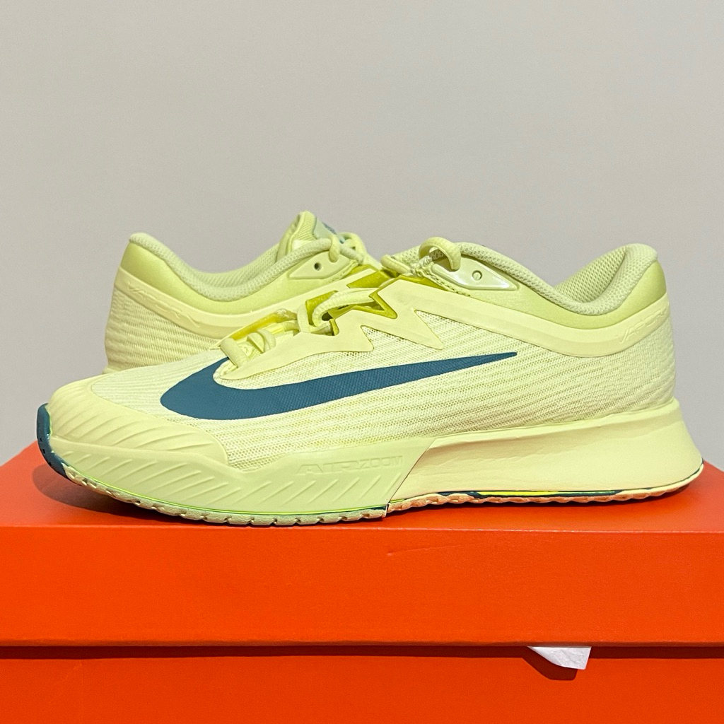 NIKE COURT AIR ZOOM VAPOR PRO 3 WMNS LUMINOUS GREEN HF7835-300
