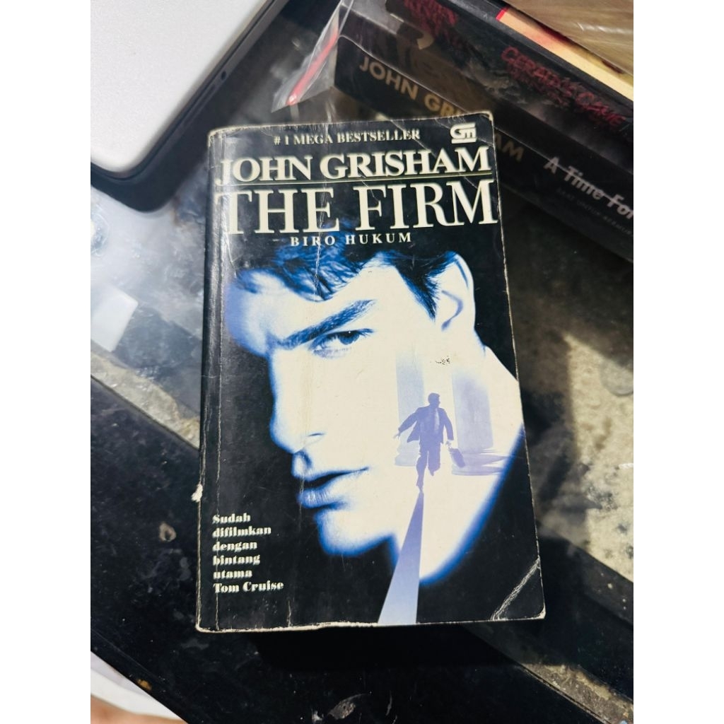 Novel John Grisham - The Firm